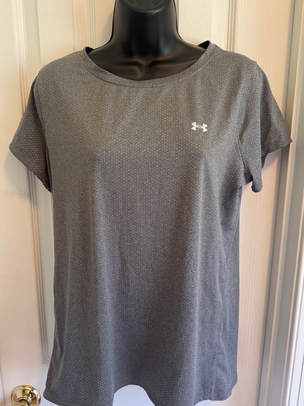Under Armour Women's Heather Charcoal Short Sleeve Performance Tee